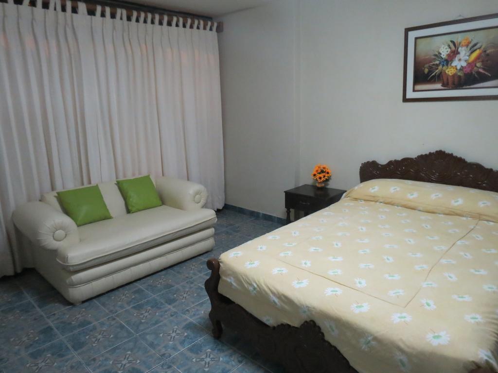 Residencial El Sol De Los Pinos Bed and Breakfast Trujillo Buitenkant foto