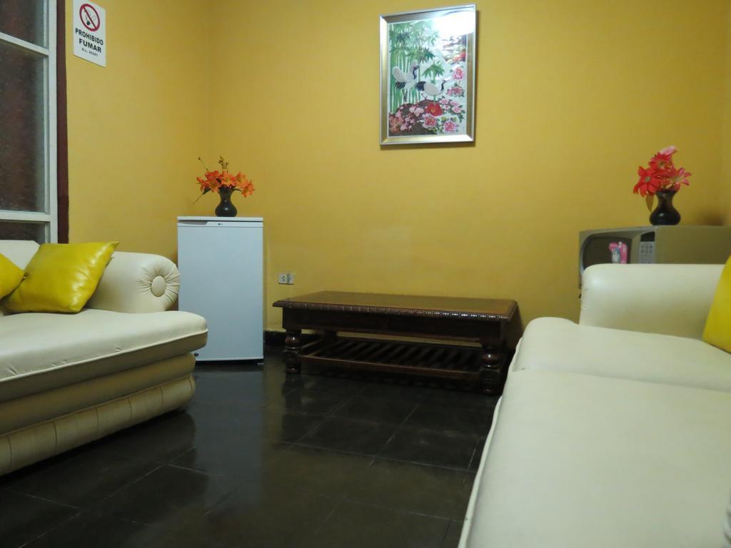 Residencial El Sol De Los Pinos Bed and Breakfast Trujillo Buitenkant foto