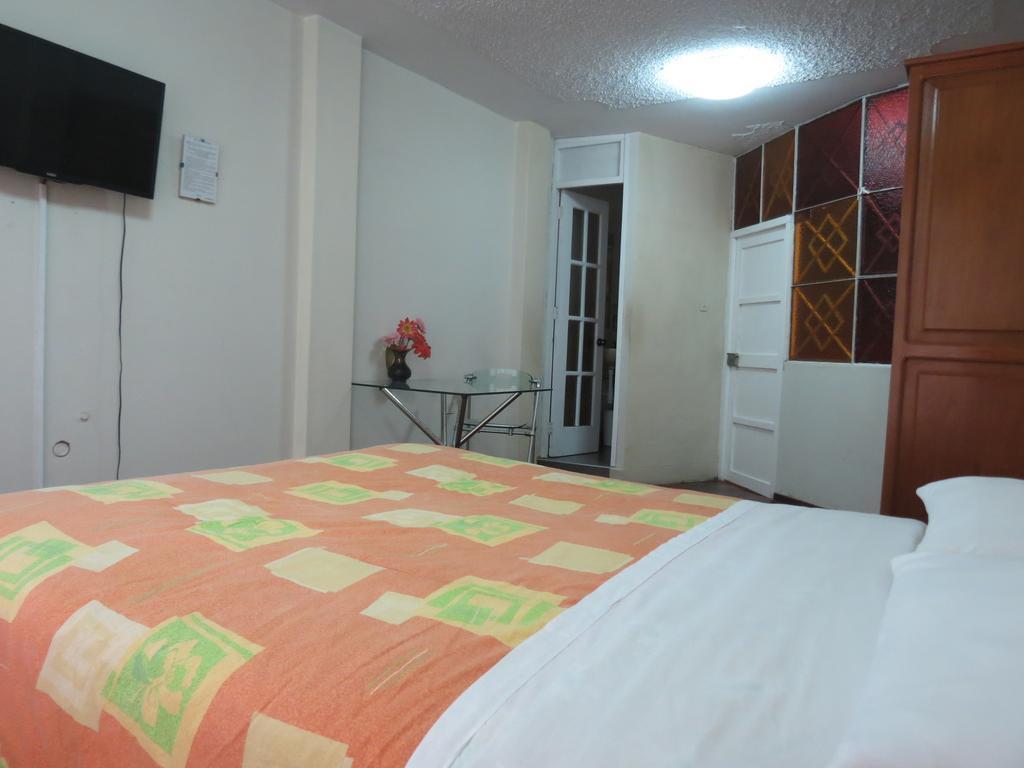Residencial El Sol De Los Pinos Bed and Breakfast Trujillo Buitenkant foto