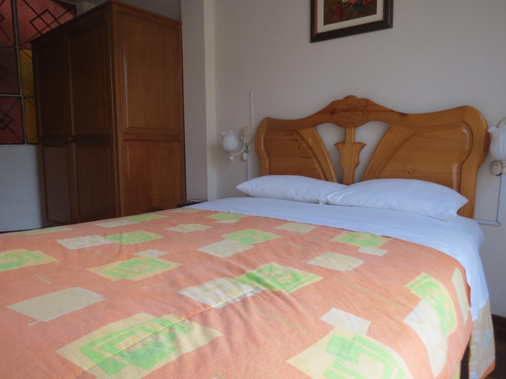 Residencial El Sol De Los Pinos Bed and Breakfast Trujillo Buitenkant foto