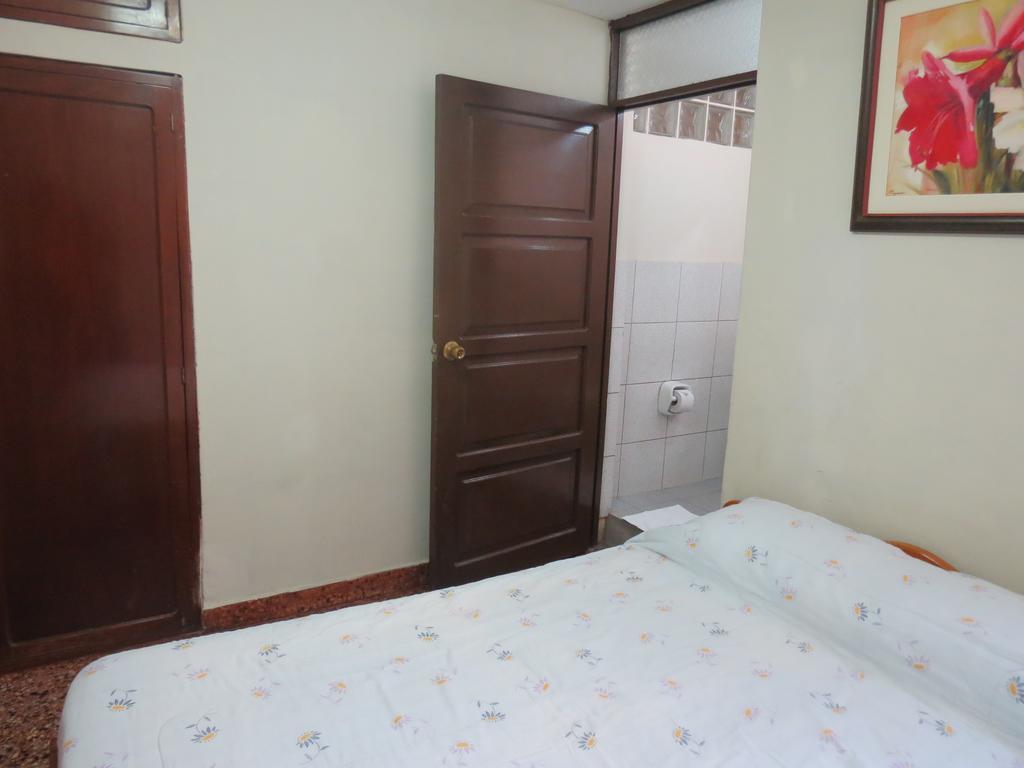Residencial El Sol De Los Pinos Bed and Breakfast Trujillo Buitenkant foto