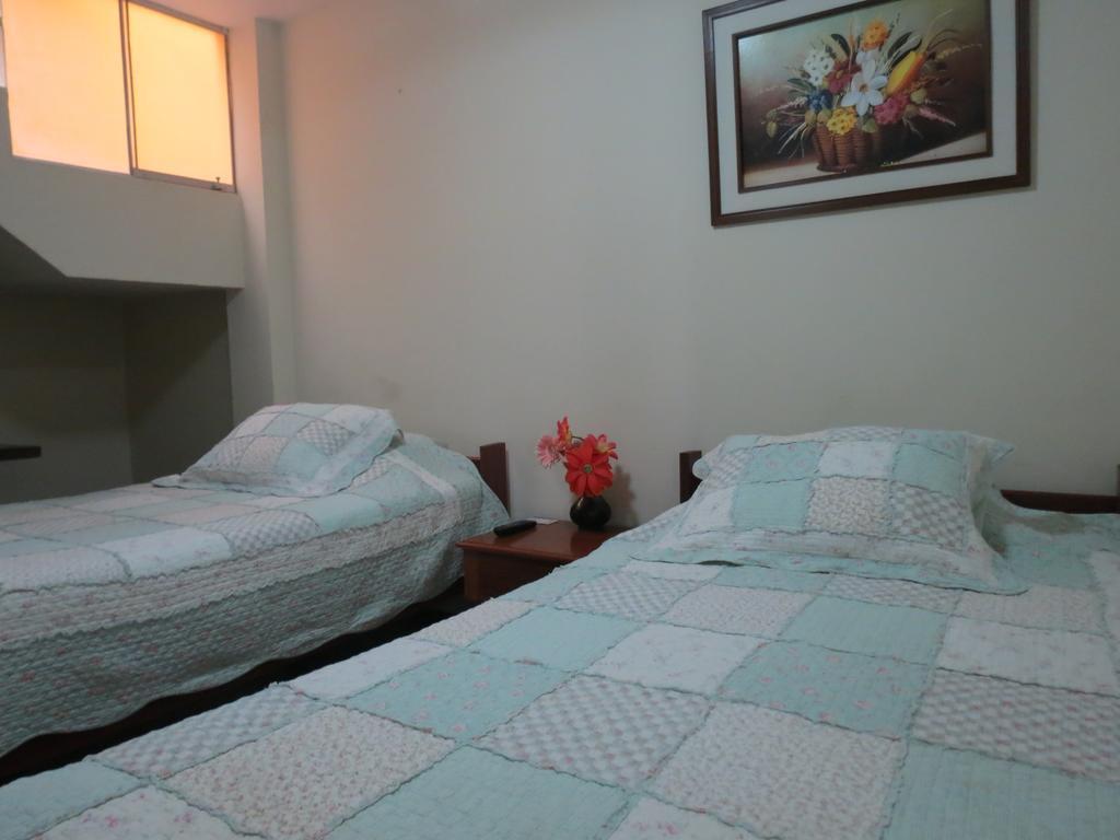 Residencial El Sol De Los Pinos Bed and Breakfast Trujillo Buitenkant foto