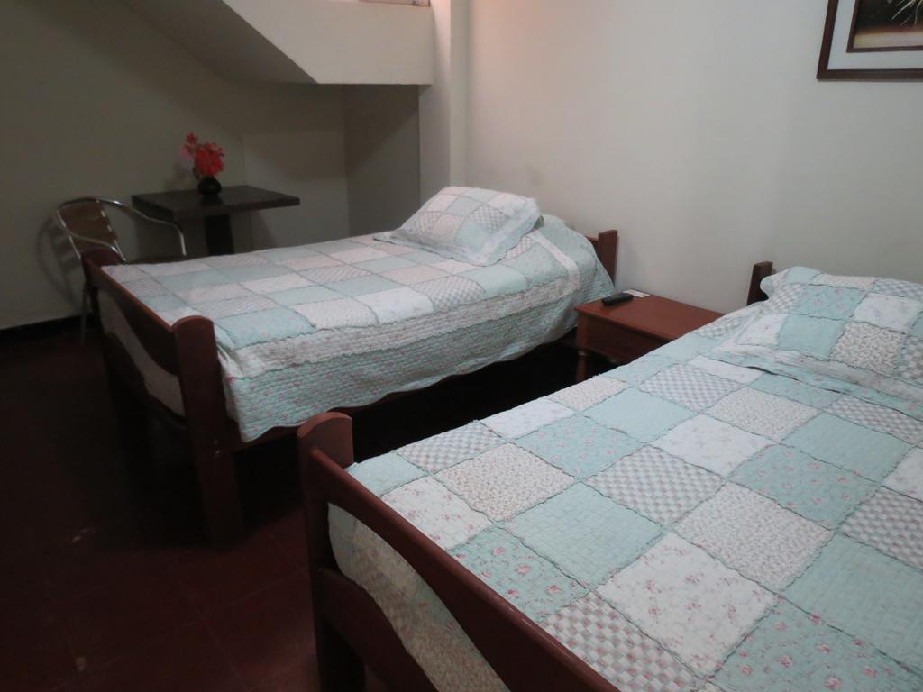 Residencial El Sol De Los Pinos Bed and Breakfast Trujillo Buitenkant foto
