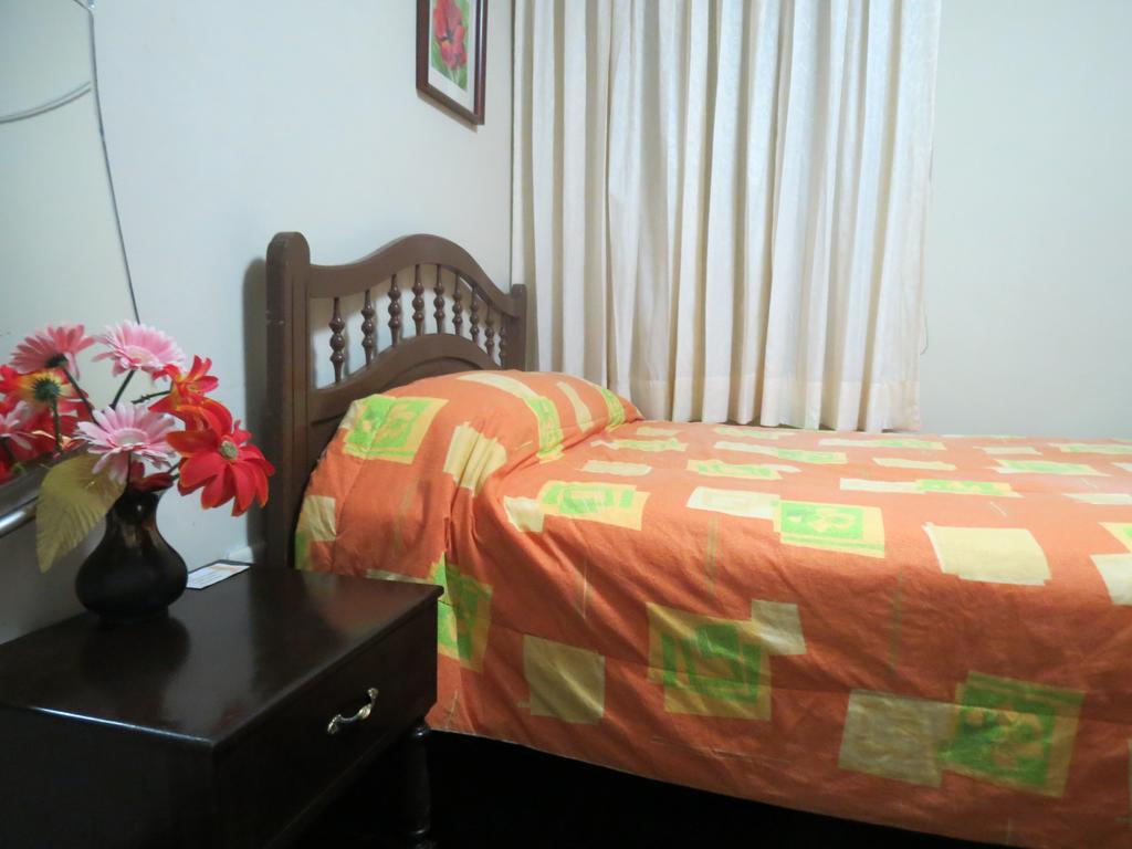 Residencial El Sol De Los Pinos Bed and Breakfast Trujillo Buitenkant foto