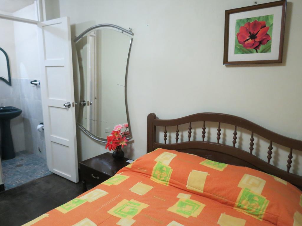 Residencial El Sol De Los Pinos Bed and Breakfast Trujillo Buitenkant foto