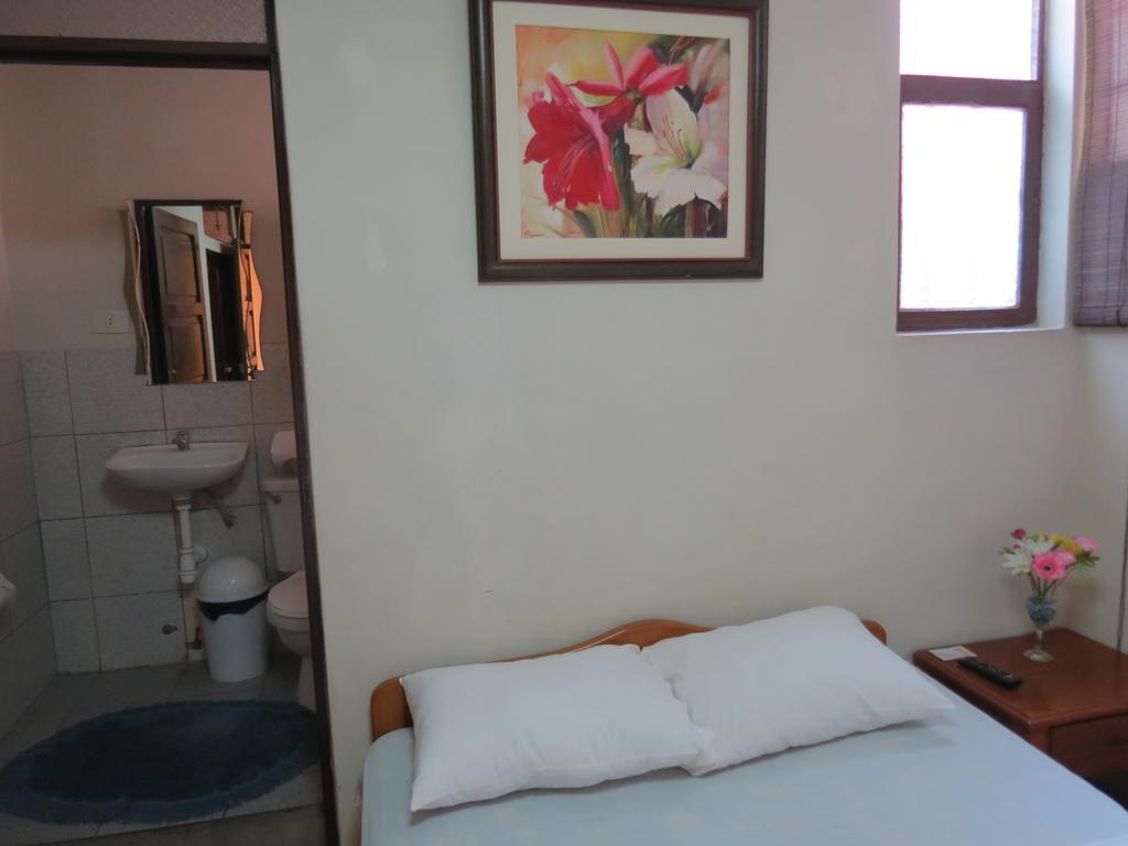Residencial El Sol De Los Pinos Bed and Breakfast Trujillo Buitenkant foto