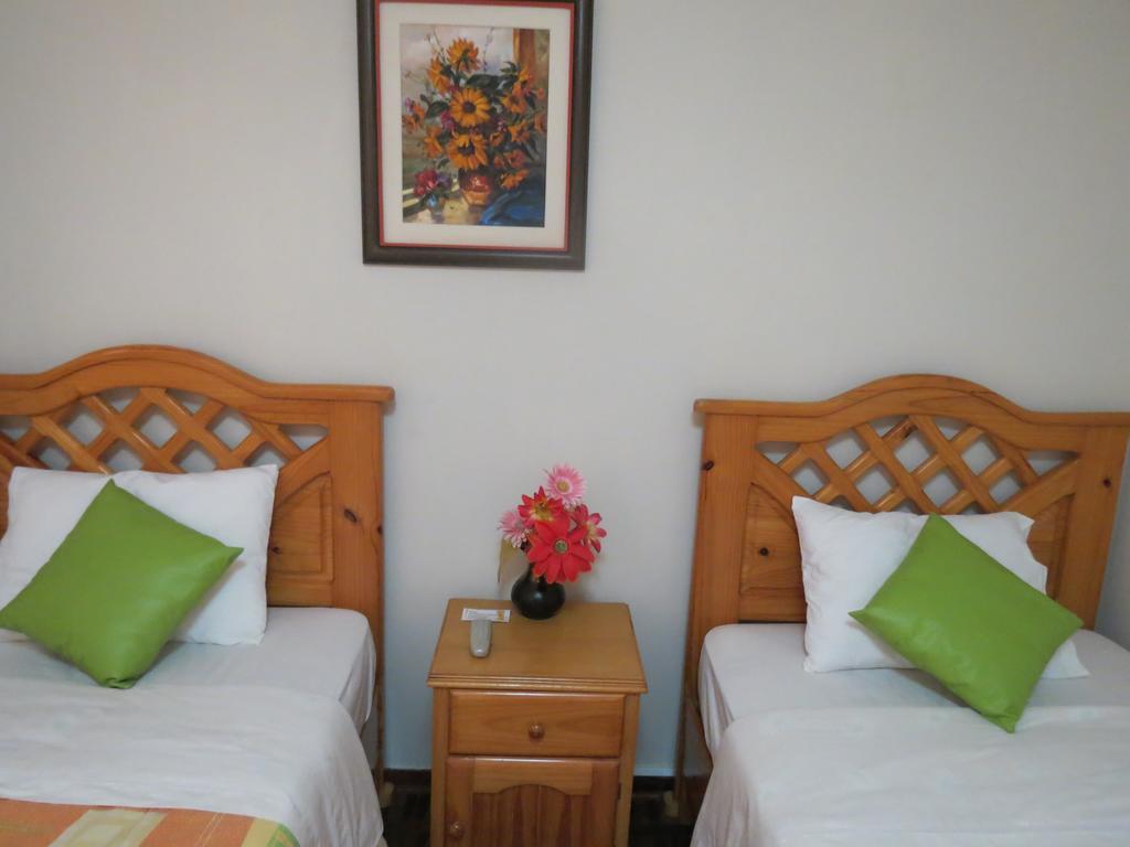 Residencial El Sol De Los Pinos Bed and Breakfast Trujillo Buitenkant foto