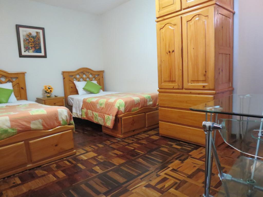Residencial El Sol De Los Pinos Bed and Breakfast Trujillo Buitenkant foto