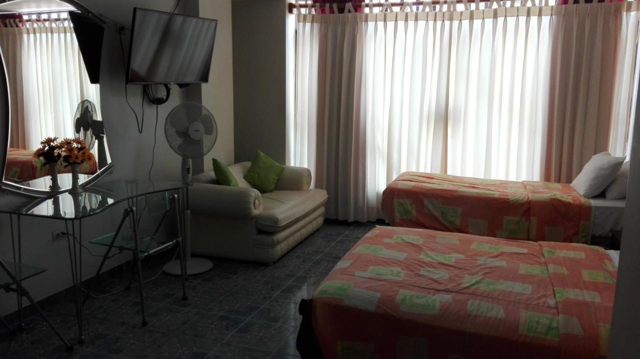 Residencial El Sol De Los Pinos Bed and Breakfast Trujillo Buitenkant foto